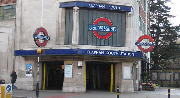 Londra, ragazzo di 17 anni morto accoltellato davanti la stazione della metro di Clapham South