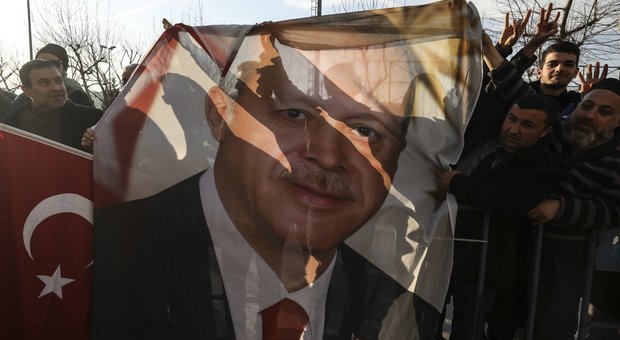 Erdogan perde anche Istanbul: traballa il trono del Sultano, ma l'Akp annuncia ricorsi