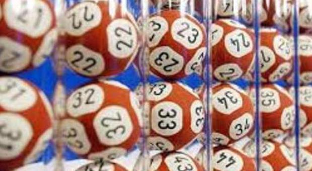 Lotto e Superenalotto Un "5" vince 186mila euro