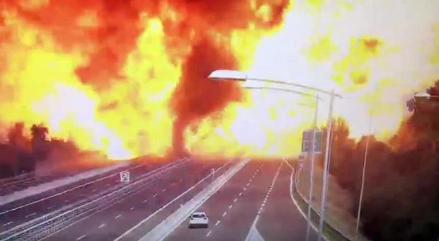 Esplosione Bologna, riperta carreggiata della A14: la viabilità