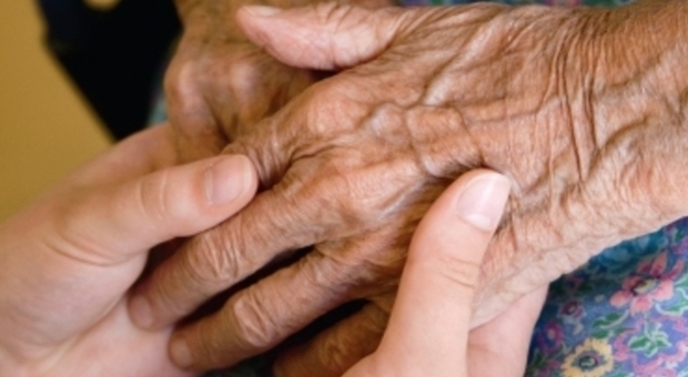 In Campania un anziano su quattro vittima di abusi, due terzi consumati in famiglia
