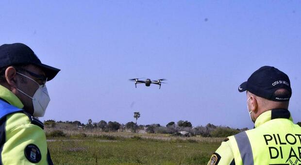 Zona rossa a Pasqua e Pasquetta: droni lungo il litorale e sui parchi per impedire pranzi e pic nic