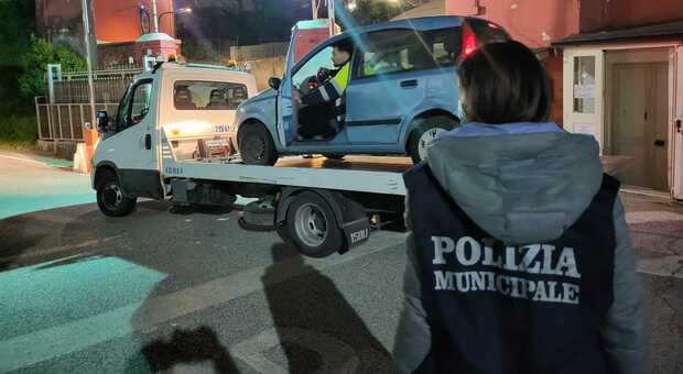 Movida a Napoli, 15enne in coma etilico salvato dalla polizia municipale