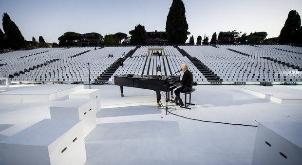 Claudio Baglioni "debutta" alle Terme di Caracalla con dodici concerti: «Me lo ero riproposto 23 anni fa»
