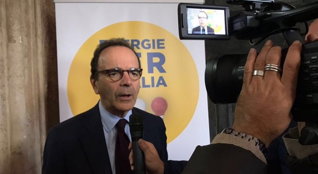 «Energie per l'Italia», Parisi apre la campagna elettorale a Napoli
