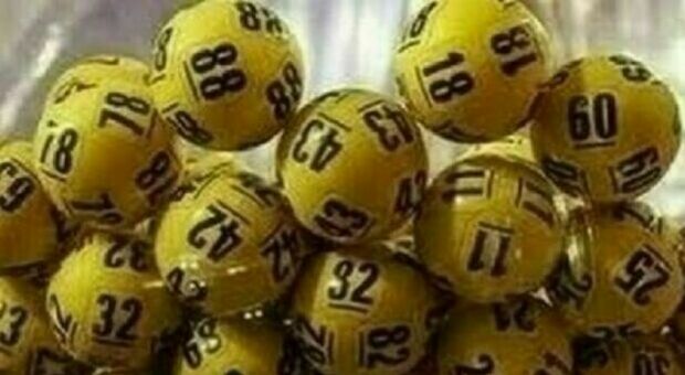 Lotto, SuperEnalotto, Simbolotto e 10eLotto, le combinazioni e i numeri vincenti dell'estrazione di oggi, venerdì 22 marzo. Le quote
