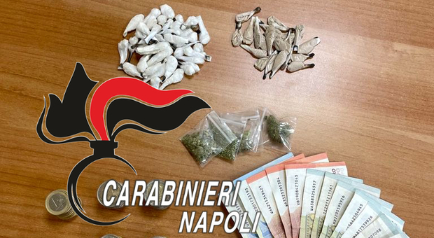 Napoli, arrestati oggi quattro pusher a Scampia: 103 dosi di stupefacenti pronte alla vendita