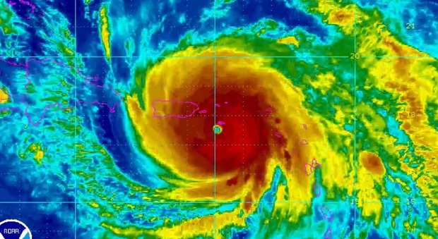 L'uragano Maria tocca terra in Porto Rico: vento a 250 km/h
