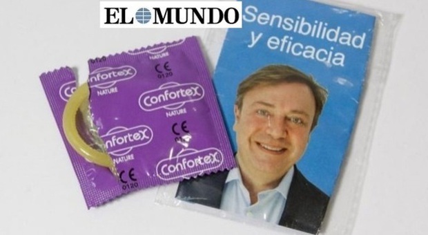 Un preservativo per un voto, l'idea del sindaco per le elezioni: "Sensibilità ed efficacia"