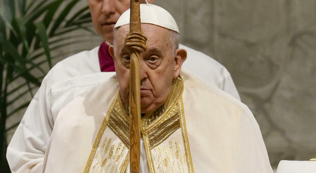 Papa Francesco a suore e religiosi (ormai sempre di meno): «Smettete di essere amari e di appesantire l'aria»