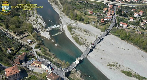 Ponte crollato Aulla incidente che imbarazza M5S, sponsor della norma anti-Atlantia