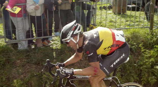 Ciclismo, Cancellara vince il Fiandre terzo successo per lo svizzero