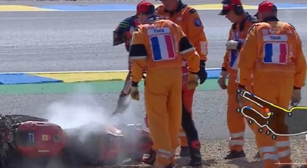 MotoGp Francia, Martin in pole: Bagnaia chiude secondo. Per Pecco caduta con brivido tra fiamme e estintore
