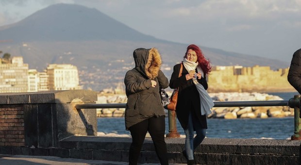 Allerta meteo a Napoli, de Magistris chiude anche le scuole giovedì