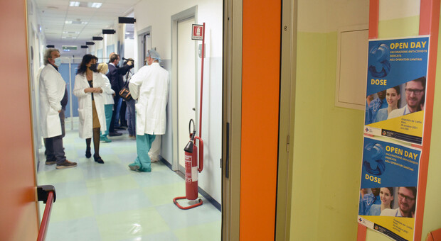 Infermieri No vax, 3.800 sospesi in Italia: qualcuno continua a lavorare