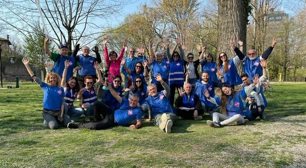 I volontari di Retake: «Vi mostriamo come miglioriamo la città di Padova»