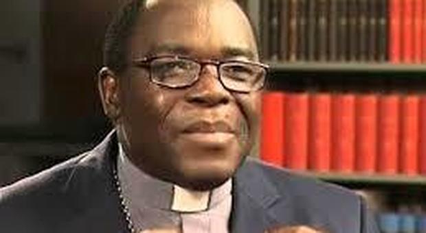 Vescovo nigeriano rompe tabù: «Utili anche i muri per fermare le migrazioni»