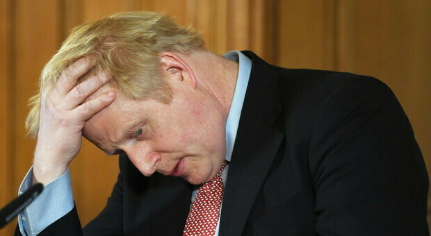 Coronavirus, l'Inghilterra torna in lockdown. L'annuncio in diretta del premier Boris Johnson: «Restate a casa»