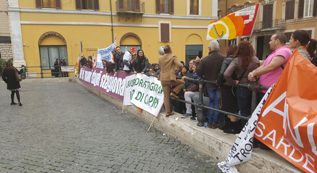 I lavoratori stagionali di Capri a Roma contro il sussidio dimezzato