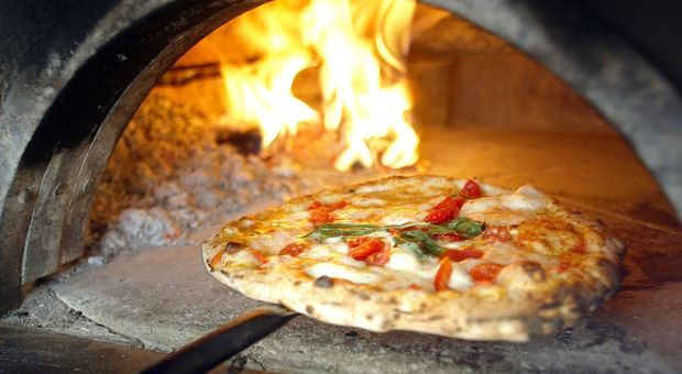 Pizza, un business che fattura 15 miliardi all'anno in Italia