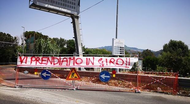 Napoli, lavori fermi e traffico in tilt: chiuso raccordo di ingresso alla Tangenziale di Agnano