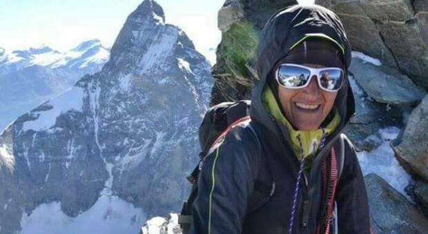 Colpita da un fulmine muore il giorno dopo: la donna (53 anni) era in montagna quando è stata sorpresa dal temporale