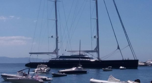 A Napoli il superyacht dei record con a bordo il miliardario Rokke
