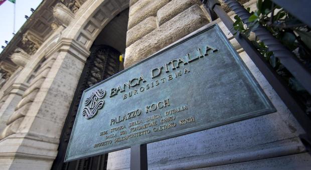 Bankitalia, il costo dei conti corrente del 2016 sale a 77,6 euro. Per l'online è 14,7 euro