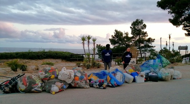 Cilento, volontari di Plastic Free raccolgono 200kg di plastica