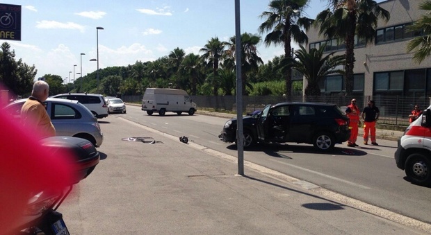 Massimo Si Schianta Con Lo Scooter Contro Un Auto E Muore A Anni Foto