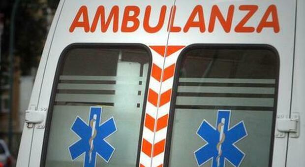 Bergamo, incidente sul lavoro in una fonderia: morto un operaio di 36 anni. È precipitato da otto metri