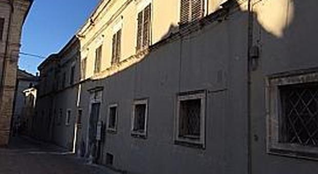 La facciata di palazzo Antici