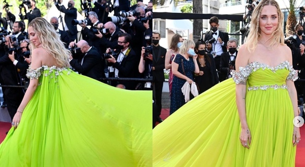 Chiara Ferragni incanta Cannes con il mega abito mantello. Ma un dettaglio fa infuriare i fan: «Che hai fatto?»