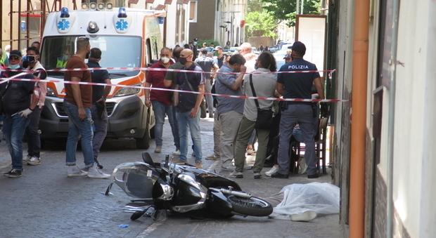 Omicidio a San Giorgio a Cremano: il fratello del pentito di camorra ucciso in strada a colpi di pistola