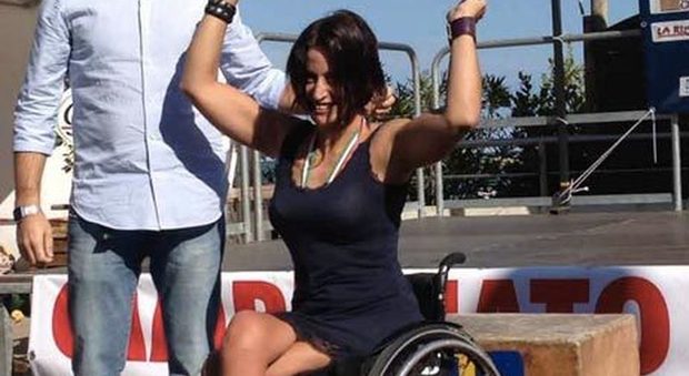 Manuela, 21 chilometri con l’esoscheletro: «Darò un messaggio di speranza»