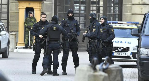 Svezia, ebrea accoltellata in strada a Helsinborg: è grave, caccia all'aggressore