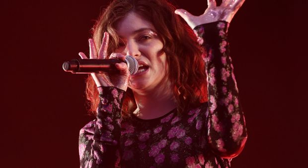 Lorde, cantante neozelandese, 20 anni, giovedì si esibisce al Fabrique (foto Lapresse)