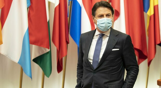 Conte e lo "stallo" con Renzi, si allontana la crisi di governo a Natale