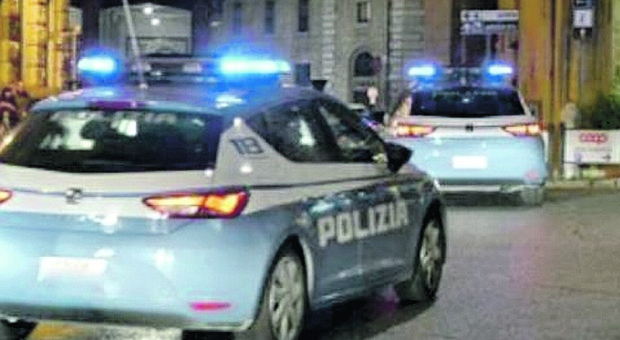 Notte brava di tre giovani in via Cialdini. Il maturando reagisce, due agenti al pronto soccorso: residenti in strada