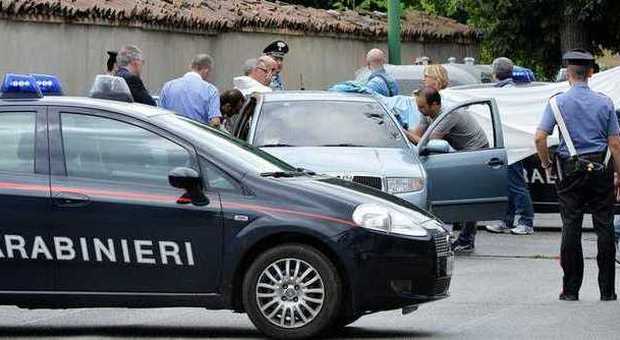 Quarantenne agonizzante in strada con ferite alla testa muore in ospedale: i carabinieri indagano per omicidio