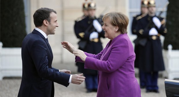 Macron e Merkel: «Il voto in Italia ha scosso la Ue. E su Mosca valuteremo reazione adeguata»