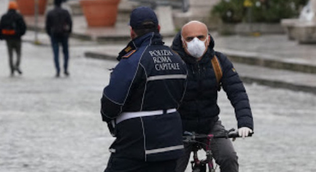Roma, gli agenti negazionisti vengano sanzionati