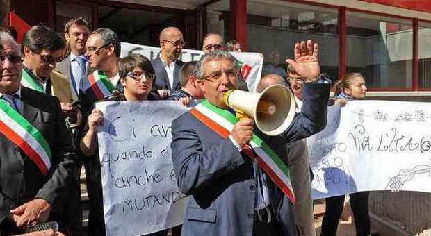 Non "consegnò" a Lagonegro il tribunale di Sala Consilina: indagato l'ex sindaco Ferrari