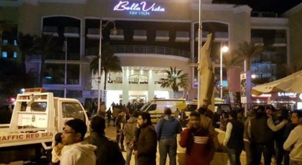 Egitto, turisti sotto attacco: assalto al resort, un morto e tre feriti