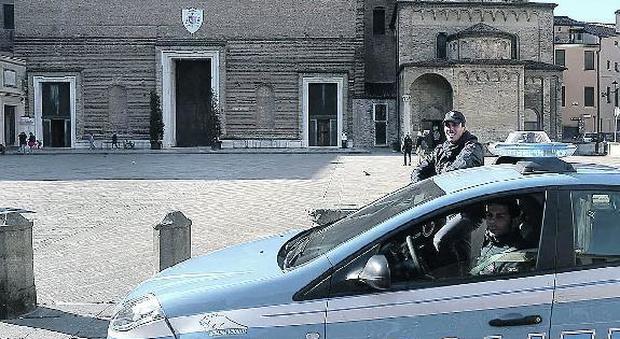Padova. Centro senza regole: poliziotti presi a bottigliate dagli spacciatori