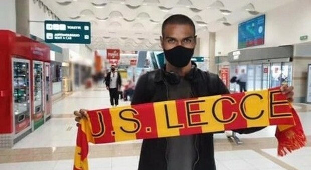 «Lecce, preso Kurraska dal Galatasaray»: lo scherzo dei tifosi fa il giro del mondo