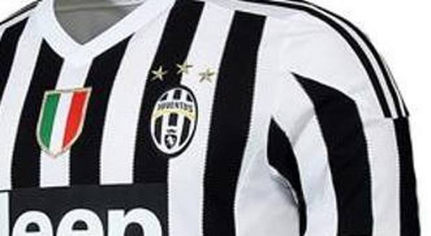 Juventus, la terza stella costa due milioni per aver venduto maglie non ufficiali