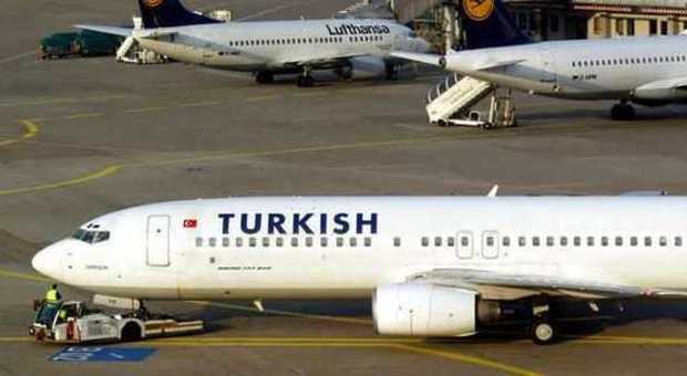 New Delhi, atterraggio d'emergenza per un aereo della Turkish Airlines