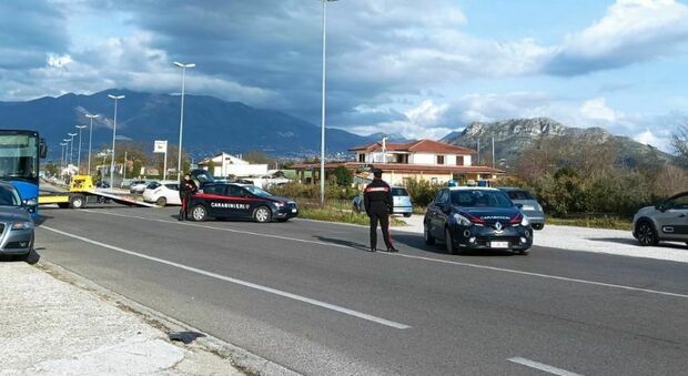 Cassino, scontro tra un'auto e un pullman: traffico bloccato