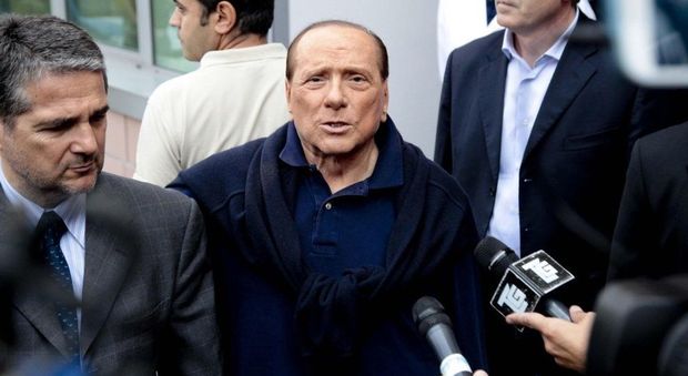 Berlusconi sfida Salvini: «Non strizzo l'occhio a Renzi. Chi avrà più voti tra FI e Lega esprimerà il leader»